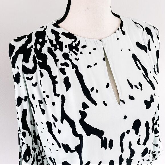Diane Von Furstenberg Astor Split Sleeve Stretch Silk Blouse - Picture 3 of 9